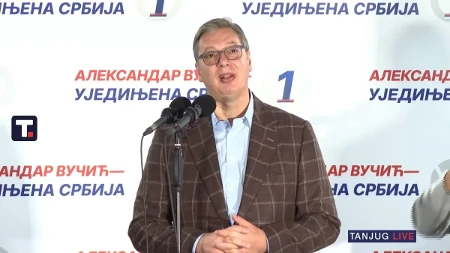 Šabac uz "Ruzmarin" dočekao Vučića: Počeo veliki skup, vijore se trobojke!