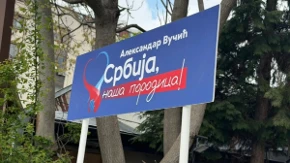 "Ubiću te, ako te još jednom vidim!" Aktivistkinja SNS brutalno napadnuta kod Mladenovca - donela paket komšinici, njen sin nasrnuo na nju!