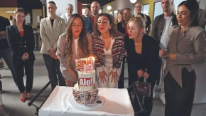 Sjajna atmosfera, torte i pokloni za verne čitaoce: Pogledajte kako je Alo! proslavio 19. rođendan