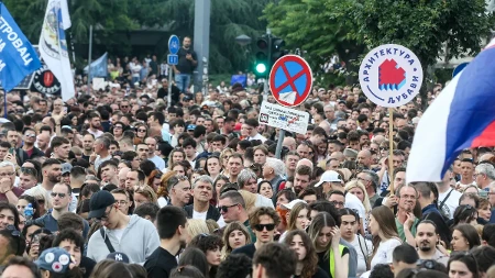 Blokaderi hoće da ugase namensku industriju! Šta radnici kažu na to?
