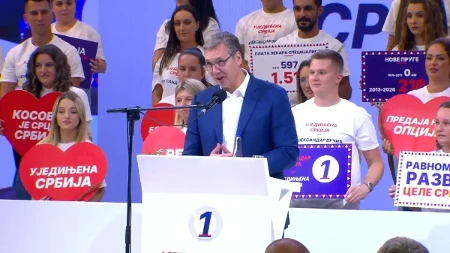 Vučić u krcatoj hali u Lazarevcu: Imaćete najmodernije objekte za pružanje zdravstvene zaštite, daćemo 25 miliona evra, u roku od dve godine