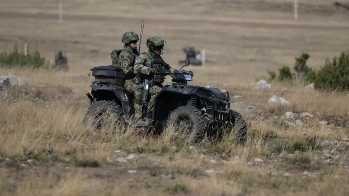 Čelični udar na Pasuljanskim livadama: Tenkovi M-84 rešetali i demonstrirali silu – Vojska Srbije spremna za sve izazove!