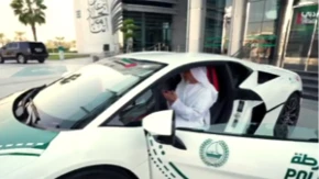 A u Dubaiju, policajci su dobili lamborginija za službeno vozilo 