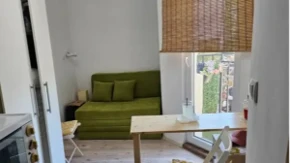 Izdaju stan od 4 kvadrata u Beogradu: Cena će šokirati (FOTO)