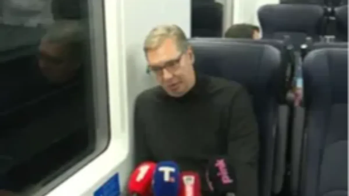 Vučić iz voza izneo brojke iz istraživanja! Svakog dana anketiraju 1.200 ljudi, očekuje izlazak oko četiri miliona birača!