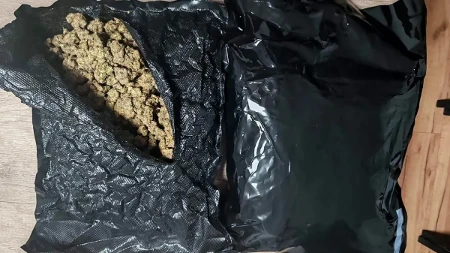 Mladić (22) uhapšen na Starom gradu! Policija mu u kutiji pronašla oko dva kilograma marihuane