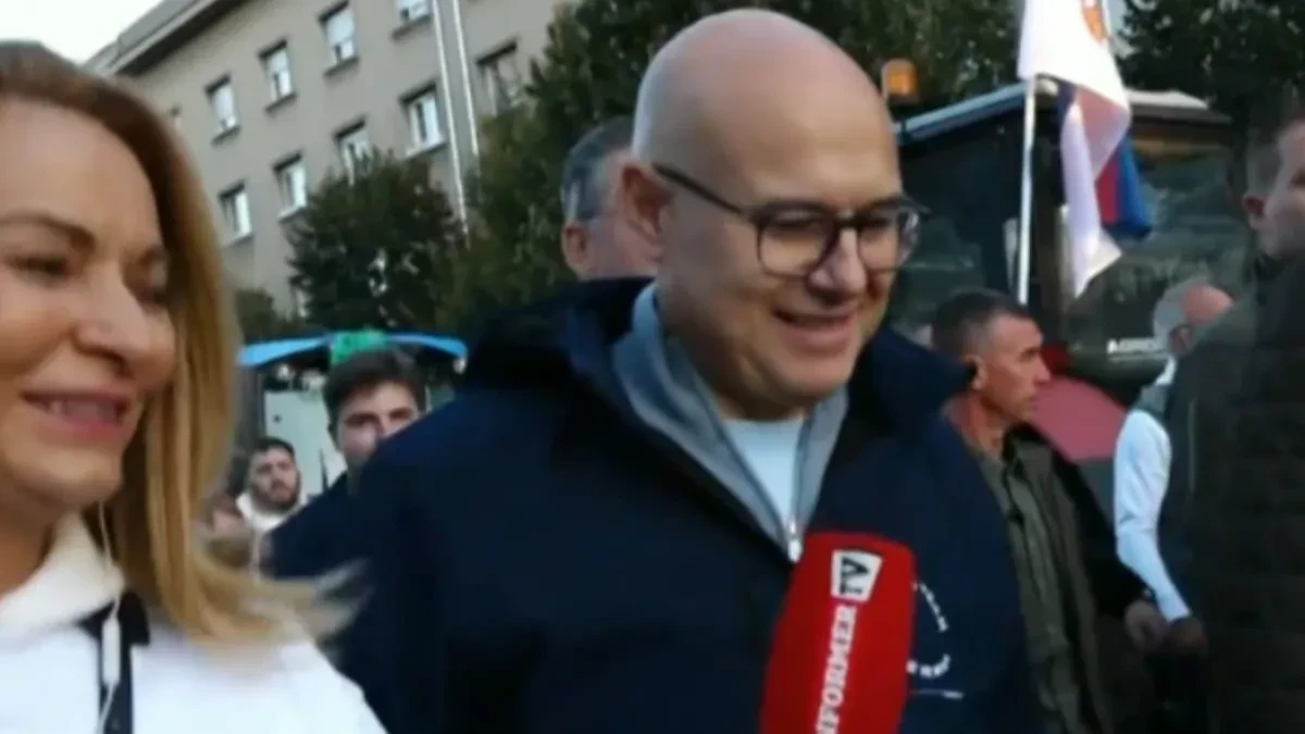 Spektakl u srpskoj Atini: Sjajna poruka lidera SNS Vučevića iz Novog Sada: Svi za jednog, jedan za sve! 