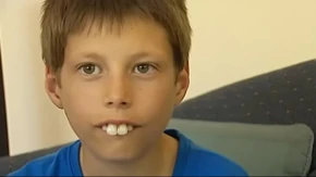 „Zvali su ga dečak zec i rugali mu se zbog zuba“: Pet godina kasnije Evan je pokazao osmeh koji je rasplakao mnoge