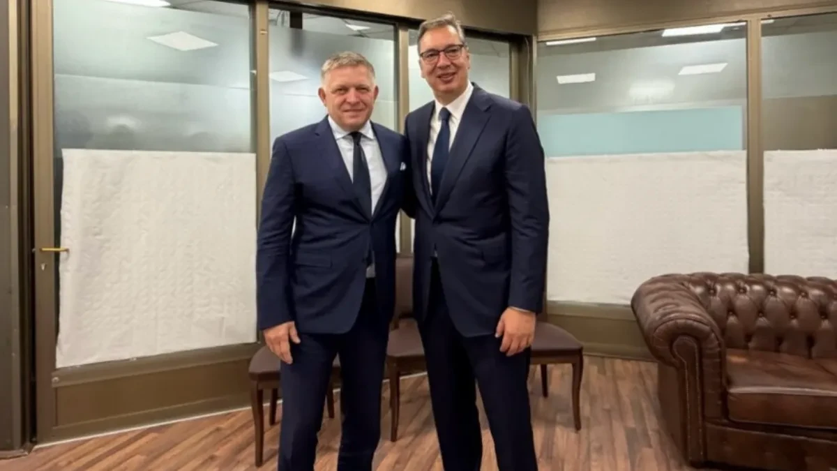 Fico stigao na veličanstveni skup u Novi Sad! Vučić poručio: "Brate Roberte, dobro došao!"