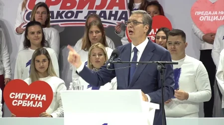 „Najveći NATO lobista poručio da Vučić mora da padne!“ Iz Novog Sada stigao odgovor: „Hvala mu, to mi je najbolja preporuka!“