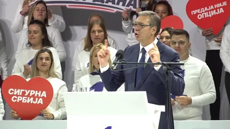 „Neki nemaju nijednog radnika na listi!“ Vučić pomenuo Stojana Radenovića, pa poručio: „Ponosan sam na naše seljake i paore!“