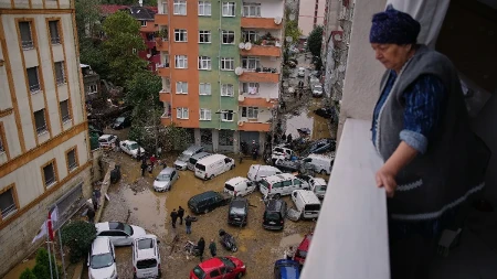 Katastrofalne poplave u Istanbulu: Ima mrtvih u nezapamćenom nevremenu, bujica nosila automobile