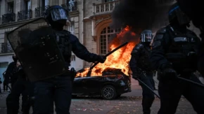 Gori Pariz, u toku je operacija "Mobilizacija"! Bukti rat na ulicama, policija hapsi i rasteruje demonstrante