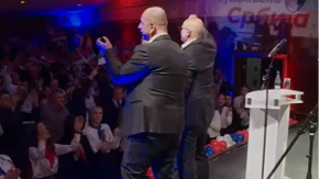 Vučević i Knežević na predizbornoj konvenciji u Nišu: Iz keca u kec, jer vuk je vuk, a zec je zec! (VIDEO)