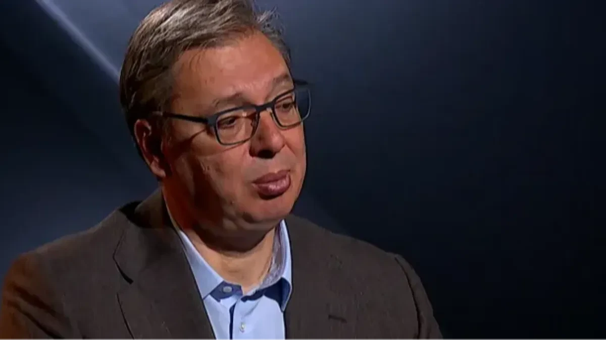 „Bilo ih je 120, a nas samo 30! Druga su oborili na peron, svi su stajali, ja sam potrčao!“ Vučić otkrio dramatičan događaj iz mladosti!
