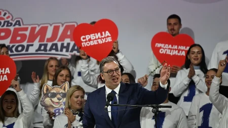 "Samo vi, građani Srbije, donećete odluku o tome kakvu budućnost želite" Vučić: Birajte mudro! (VIDEO)