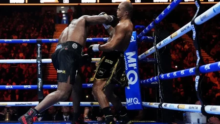 Duboa je svetski šampion u boksu, sada ga čeka Hrvat