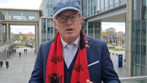 "Ako mislite da je Mladić dobar, izolovaćemo Srbiju" Šiptarski lobista podržao "studente": Izbacite Vučića, pošaljite ga u Sibir! (VIDEO)