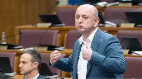 Knežević poručio Plenkoviću: Hrvatska je najnacističkija država u Evropi! Da je Hitler živ, lično bi ti uručio Gvozdeni krst!