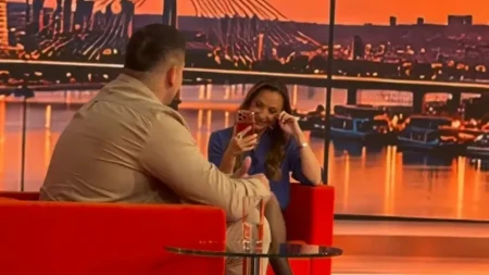 Voditeljka ne može da zaustavi suze u emisiji uživo! Sve se videlo u programu (VIDEO)