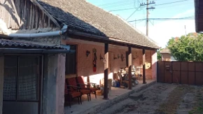 Kuća za samo 26.500 evra, a plac čak 741 kvadrat! Ima struju, vodu i gas, ali postoji jedna caka