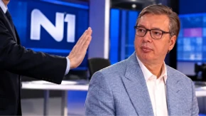 Kuvali bi ga u kazanu! N1 uvodi nacizam u Srbiju - Zabranili Vučiću da predstavlja listu koja nosi njegovo ime!