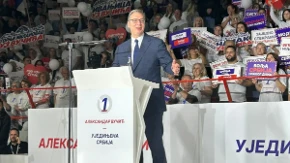„Ništa mi ne mogu jer ja imam vas!“ Vučić pred građanima Čačka o N1: Svi mogu da dođu, samo ja ne mogu!