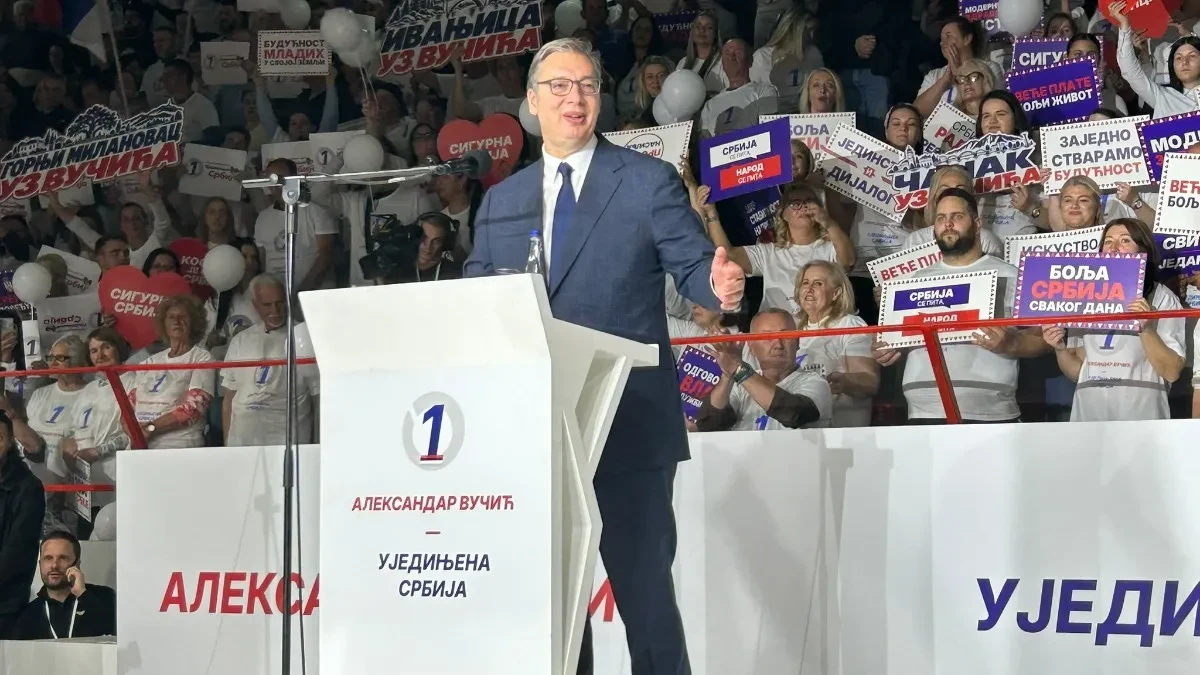 „Ništa mi ne mogu jer ja imam vas!“ Vučić pred građanima Čačka o N1: Svi mogu da dođu, samo ja ne mogu!
