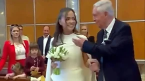 Majka joj je poginula kada je imala samo 40 dana, a sada ju je otac sa suzama u očima odveo do oltara: Ćerka Ene Begović izgovorila sudbonosno „da“