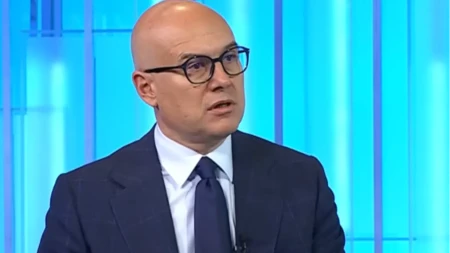 Vučević i Knežević na tribini u Crvenki: Izbori 25. oktobra važni za budućnost Srbije