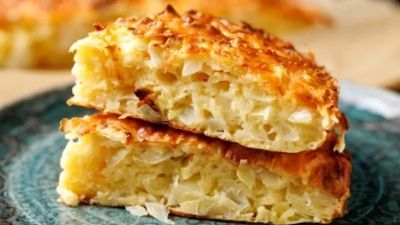 Uopšte nema veze sa sirom: Evo kako se dobija mekana gibanica kao iz najbolje pekare!