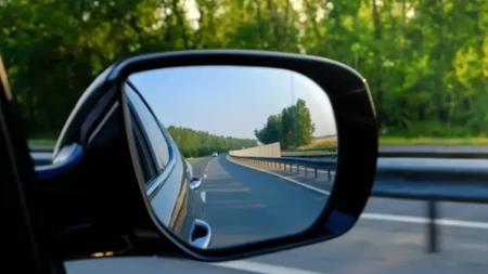 Prevara sa retrovizorom može skupo da vas košta: Ne nasedajte na ovo, žele da vas nasamare