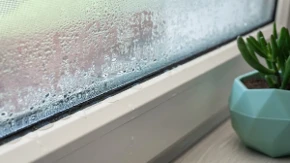 Ne bi vam palo na pamet: Ovi jednostavni trikovi smanjuju vlagu u kući i sprečavaju kondenzaciju na prozorima