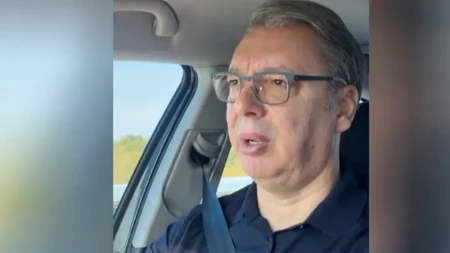"Ti nesrećnici, te neznalice" Vučić: Na listi nema nijednog radnika, seljaka, domaćina ni Srbina sa KiM