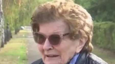 Baka Milica ima 93 godine, a dnevno pešači i do 20 kilometara! Obišla je Evropu, stigla do Nordkapa, a njena poruka je lekcija za sve