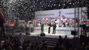„Hvala vam na ljubavi, znaću radom da vam vratim!“ Vučić emotivno završio govor u Nišu, pa svim porodicama poželeo samo najbolje!