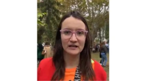 „Dok Vučić nije došao na vlast, ništa nije ovako funkcionisalo!“ Devojka u Beogradu: Plate i penzije su veće, bolnice bolje, Srbija ide napred!