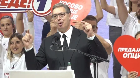 "Hoćemo profesore koji će da uče decu, a ne da laju na kola hitne pomoći" Vučić: Ogromne promene slede!