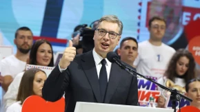 „Šoškiću, koliko računa imaš u inostranstvu?!“ Vučić na skupu u Beogradu: Evro bi opet da digneš na 200 dinara!