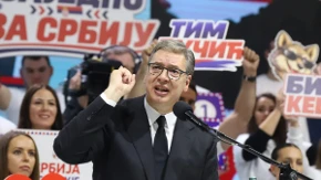 „Tvrd sam na suzi, ali više puta mi je došlo da zaplačem!“ Vučić emotivnim rečima završio kampanju: „Beskrajno mnogo vas volim!“