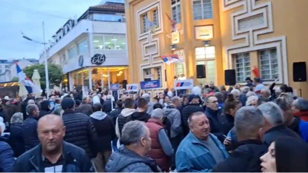 Loznica je ustala na noge! Masovan skup podrške listi „Aleksandar Vučić – Ujedinjena Srbija“ (VIDEO)