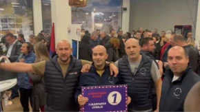 Knjaževac u znaku broja 1! Građani se okupili uz listu „Aleksandar Vučić – Ujedinjena Srbija“, zastave i osmesi na sve strane (VIDEO)