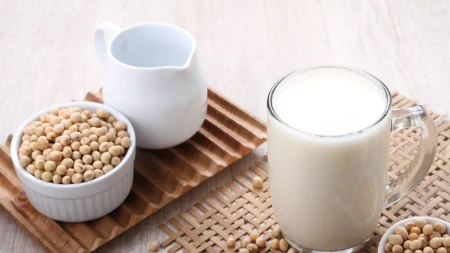 Na policama desetine vrsta: Evo koje biljno mleko da izaberete, nutricionisti kažu da ovo ima najviše proteina
