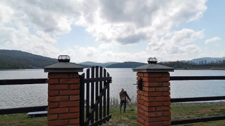 Šumadijsko more usred Srbije, noćenje oko 15 a pun pansion do 40 evra: Gružansko jezero i sela u okolini Knića su pravi raj, destinacija sve popularnija za ljude koji stvarno žele da odmore