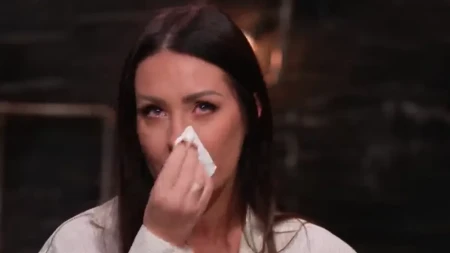 "Sa majkom sam završila u sigurnoj kući": Pevačica iznela potresne detalje iz života