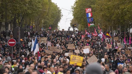 Francuska tone u nasilje! Skoro 1.000 privedenih, pljačkaju zlatare i napadaju institucije: Ulice pod opsadom 70.000 policajaca!