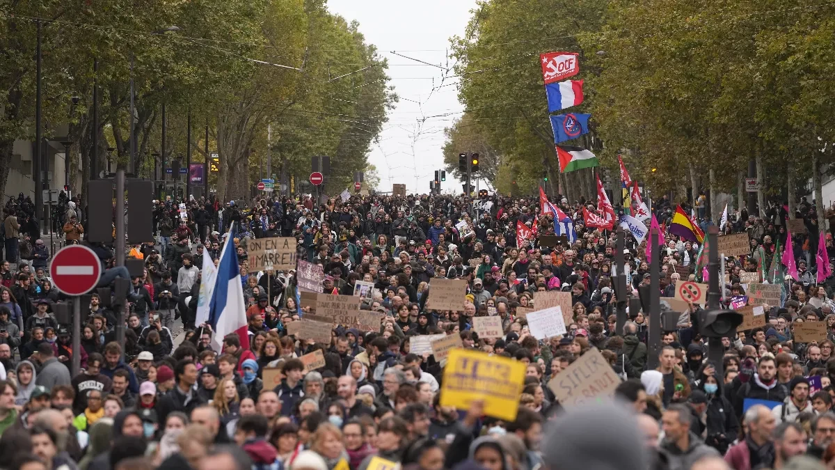 Francuska tone u nasilje! Skoro 1.000 privedenih, pljačkaju zlatare i napadaju institucije: Ulice pod opsadom 70.000 policajaca!
