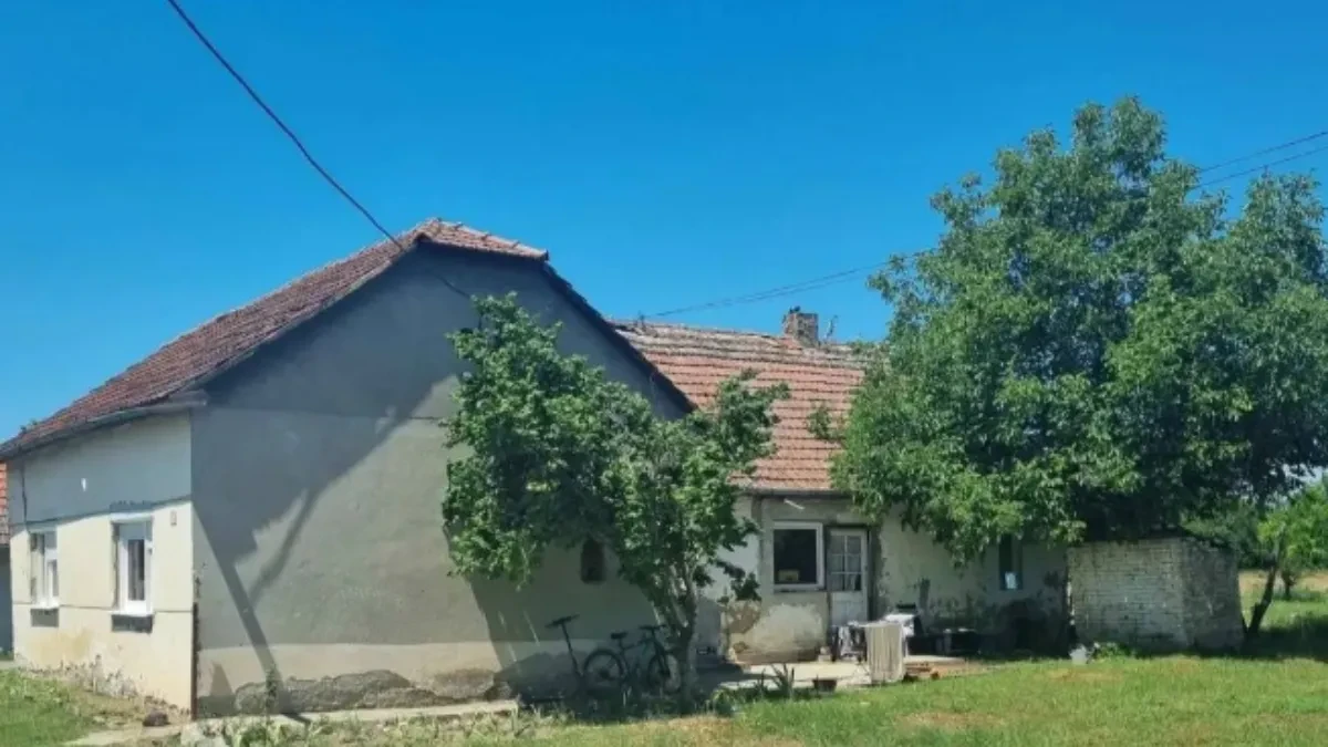 Kuća u Vojvodini prodaje se za 18.000 evra: Ima tri sobe i veliko dvorište, a jezero je na 15 minuta!