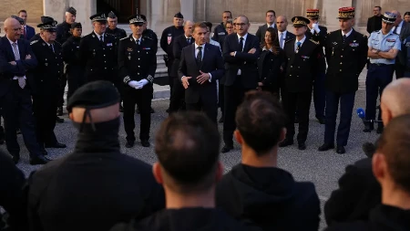 Makron: Nismo očekivali 17. oktobar, trebalo je da pripremimo više policajaca