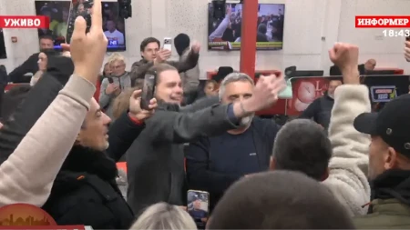 Pristalice Studentske liste ušle u zgradu Informera, Vučićević pozvao Srdanovića: Molimo vas recite im da se sklone